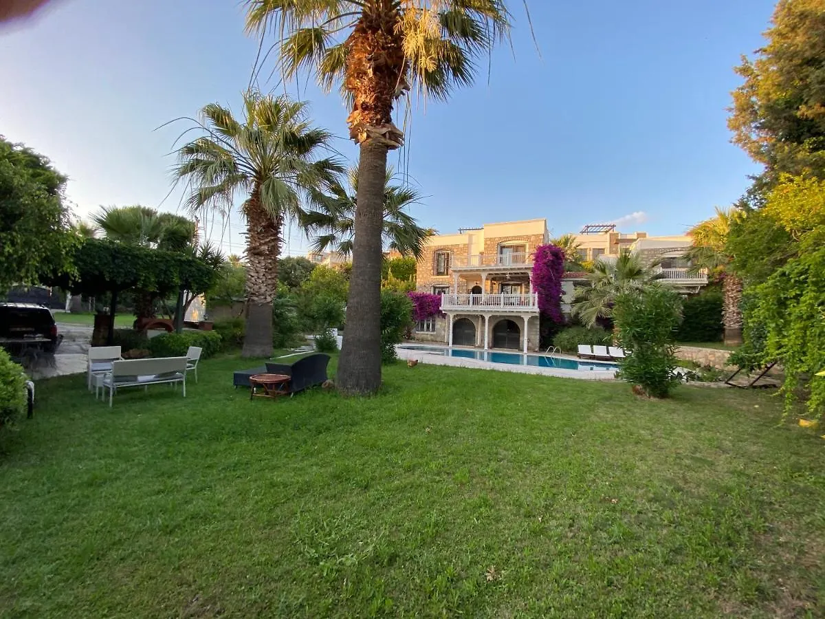 Villa Muhafazakar Aileye Tam Korunakli Ozel Havuzlu Malikane 8+2 Bodrum Turchia