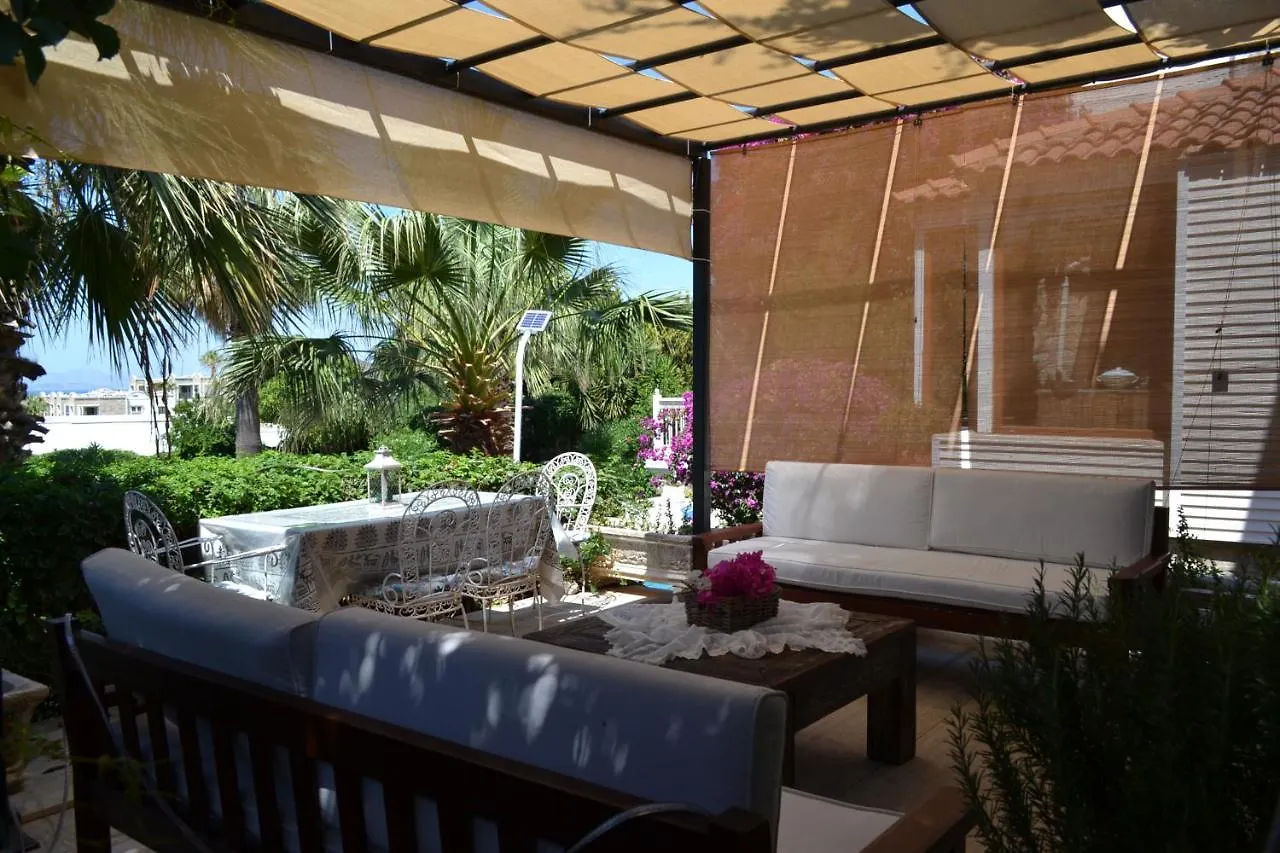 Muhafazakar Aileye Tam Korunakli Ozel Havuzlu Malikane 8+2 Bodrum Villa